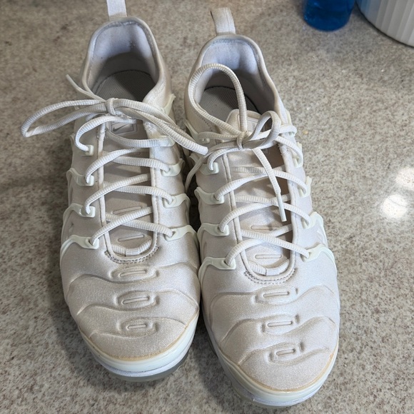 Nike Other - Nike Air VaporMax Plus Sneakers White Sz 9 Athletic Running Shoes